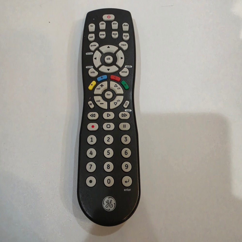 GE Universal Remote Control 8-Device Black Excellent 24922 TV DVD SAT CBL AMP